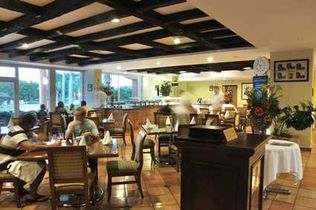 Hotel Embassy Suite Los Marlins Restaurant 1